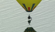 Hopper balloonist flies over Chatfield Reservoir