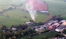 Balloon passengers spotted burning building